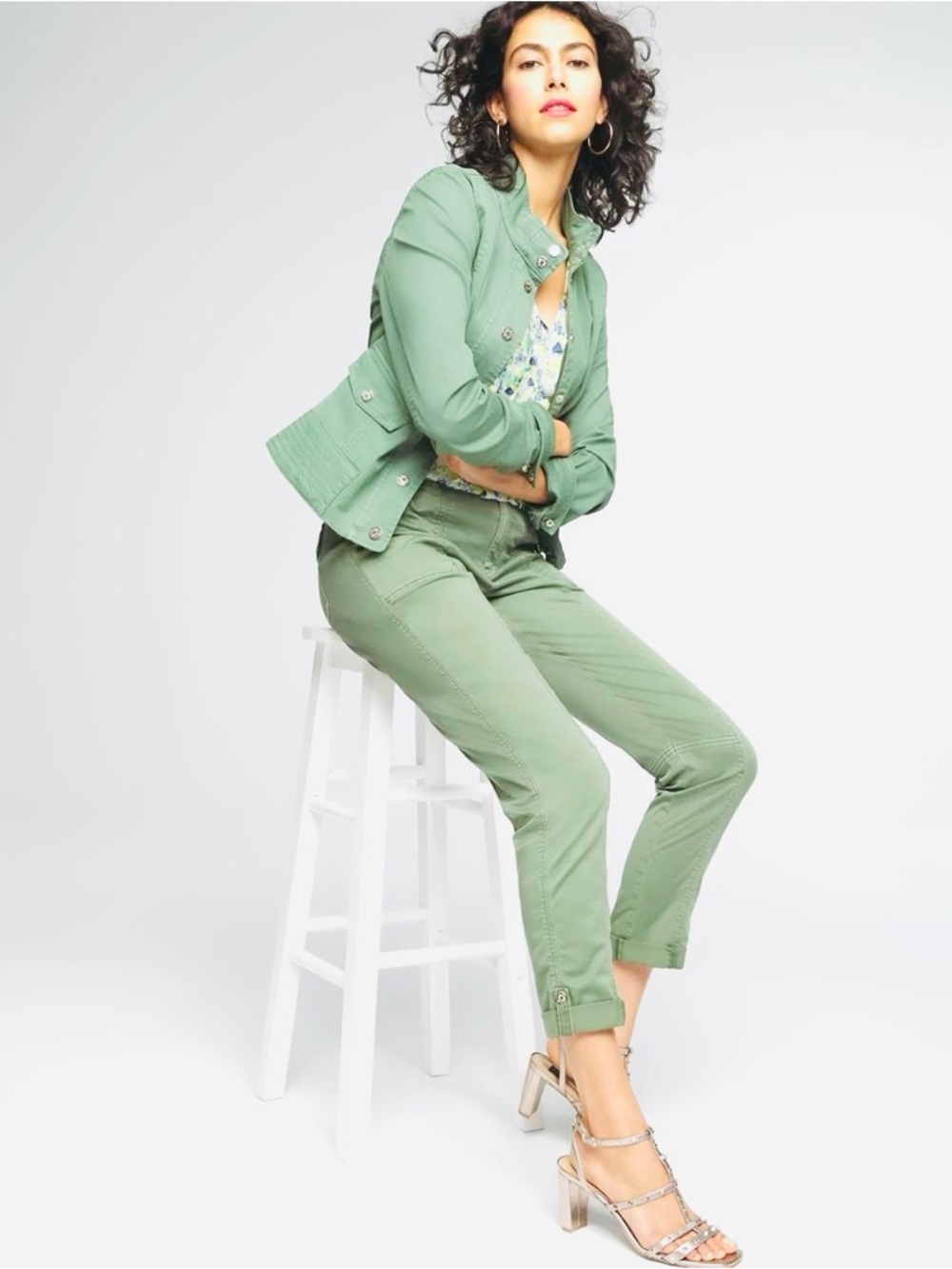 White House Black Market Pret-A-Pedi roll tab Pants